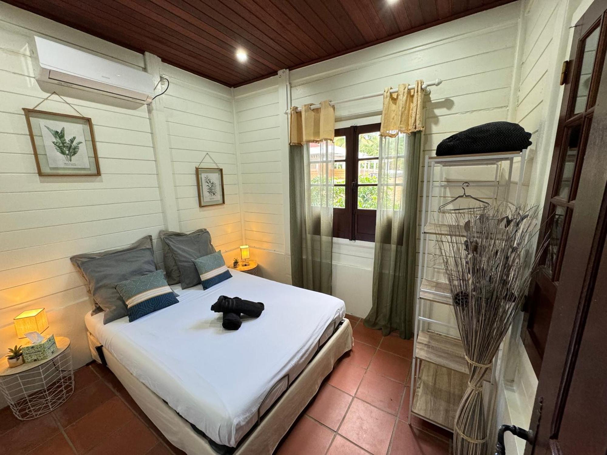 Le Gaspardo , 2 Chambres Climatisees , A 2 Mins A Pied De La Plage , Wifi , Jardin Clos, Parking ,Sans Vis-A-Vis Le Carbet Esterno foto